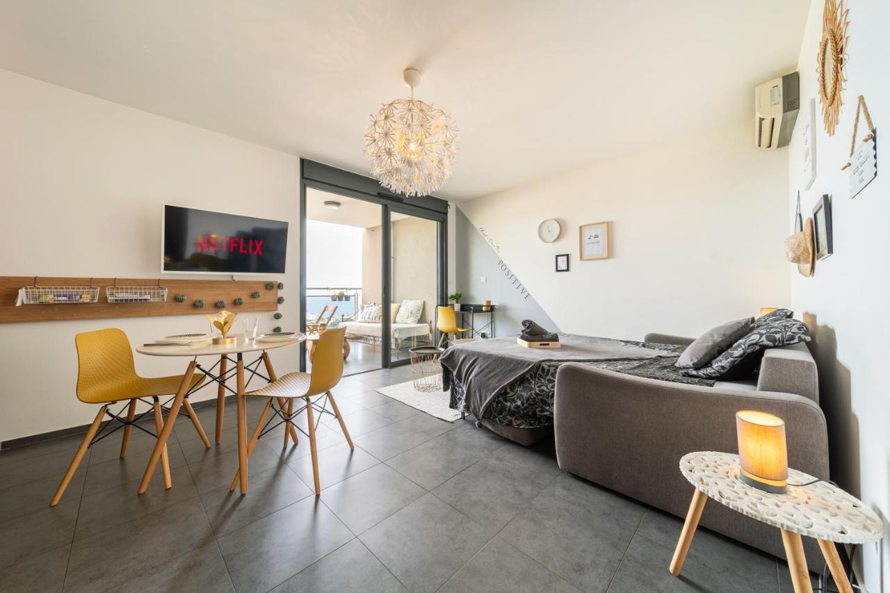 T1 - Panorama Dionysien - Proche Mercure Creolia Saint-Denis Luaran gambar