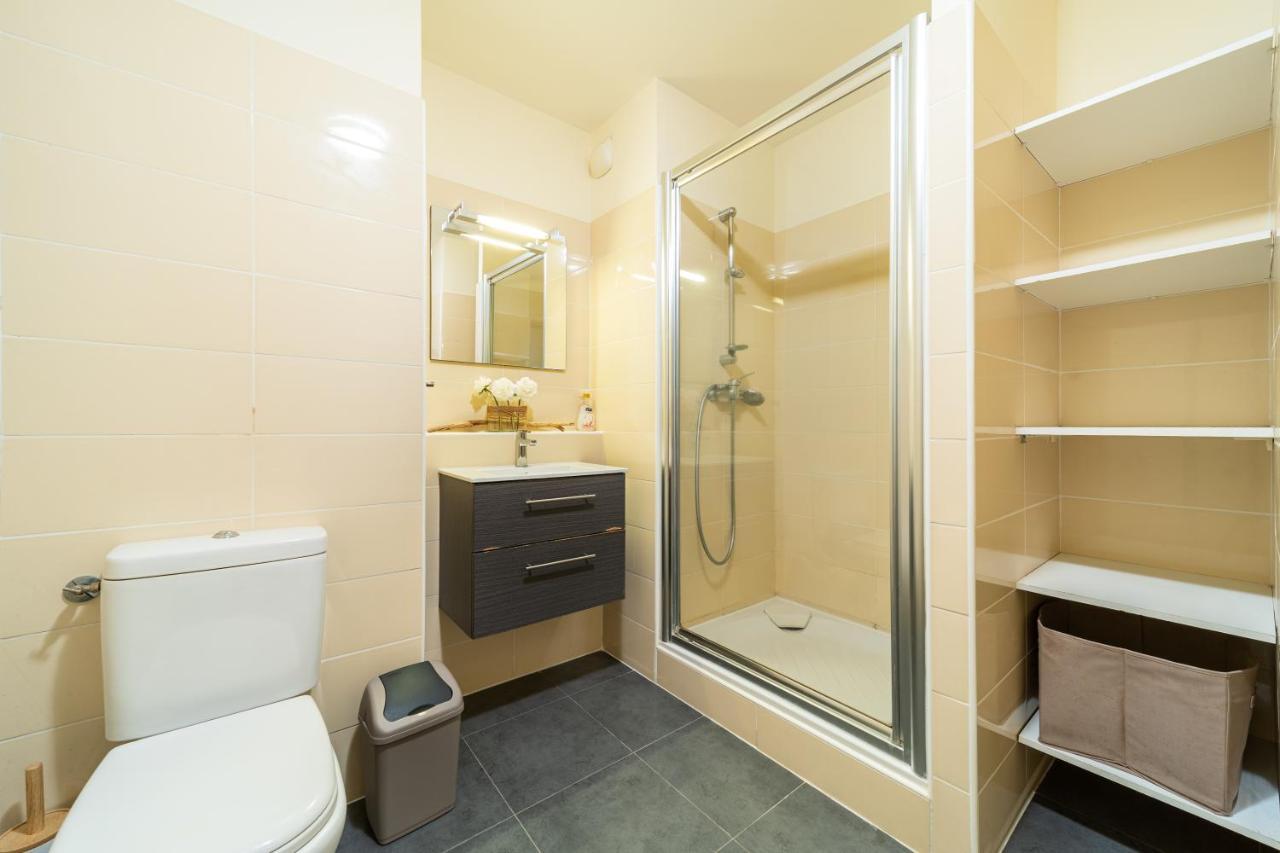 T1 - Panorama Dionysien - Proche Mercure Creolia Saint-Denis Luaran gambar